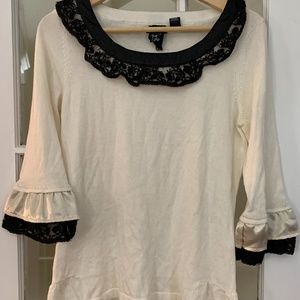 Nick & Mo Cream Sweater size Medium bell sleeve black lace cream satin trim